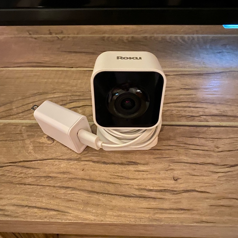 Roku White Camera with Black Interior